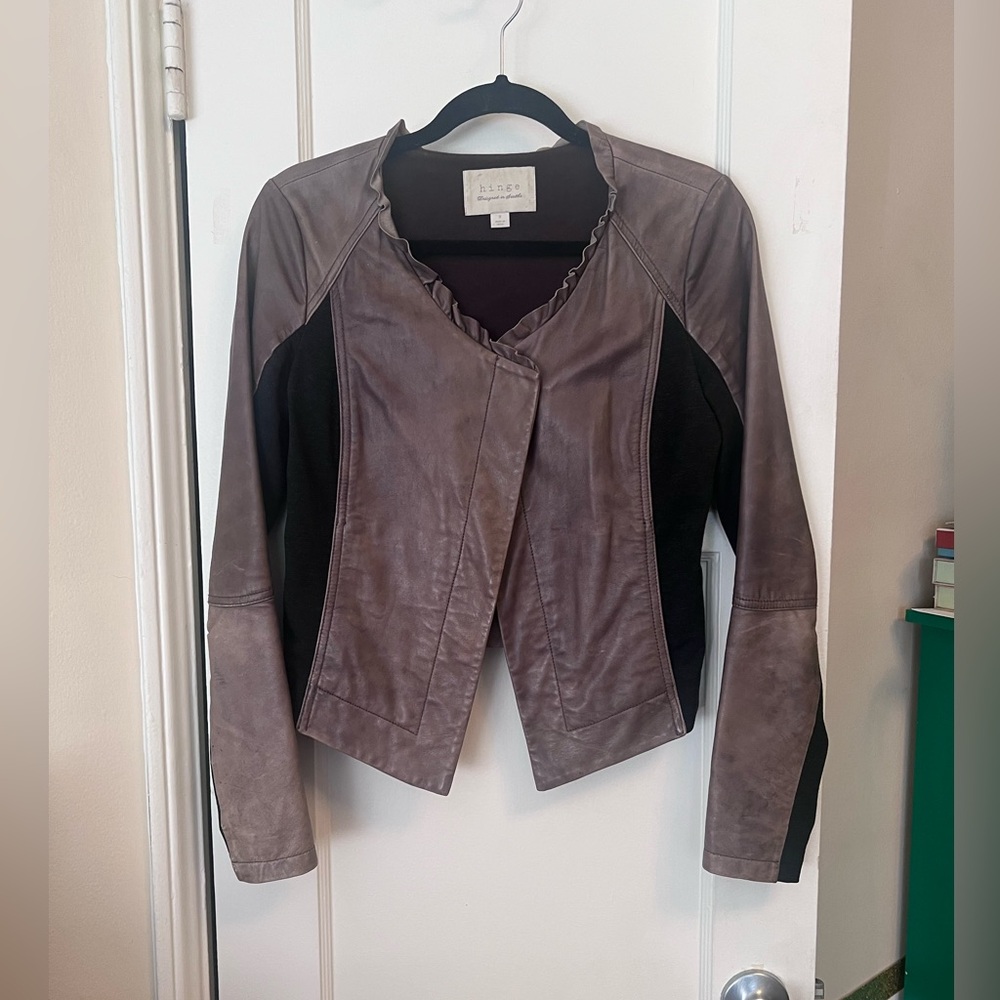 Hinge Size Small Brown Leather Jacket - image 1